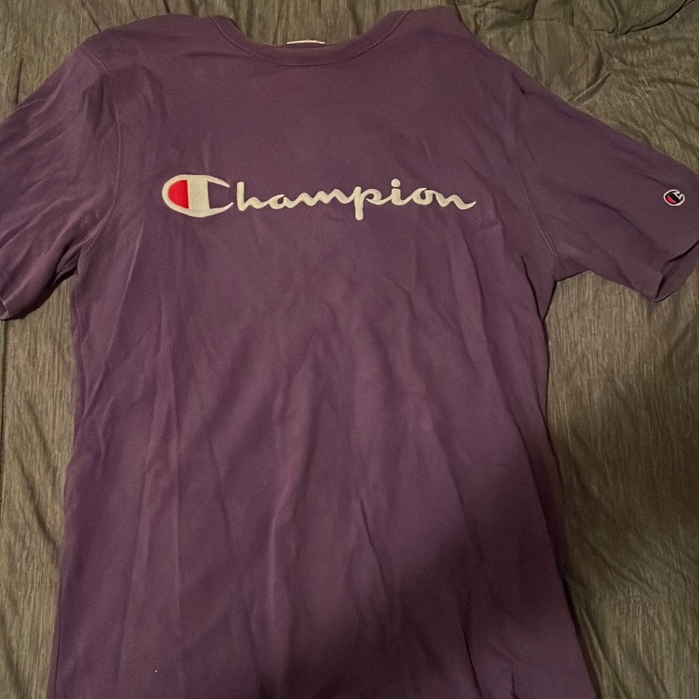 Champion t shirt size medium